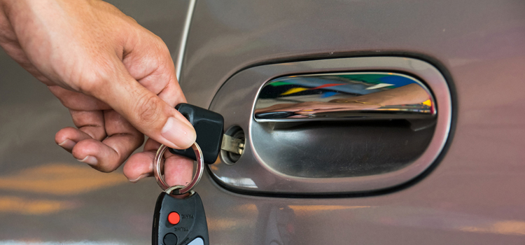 Car door lock repair in La Puente